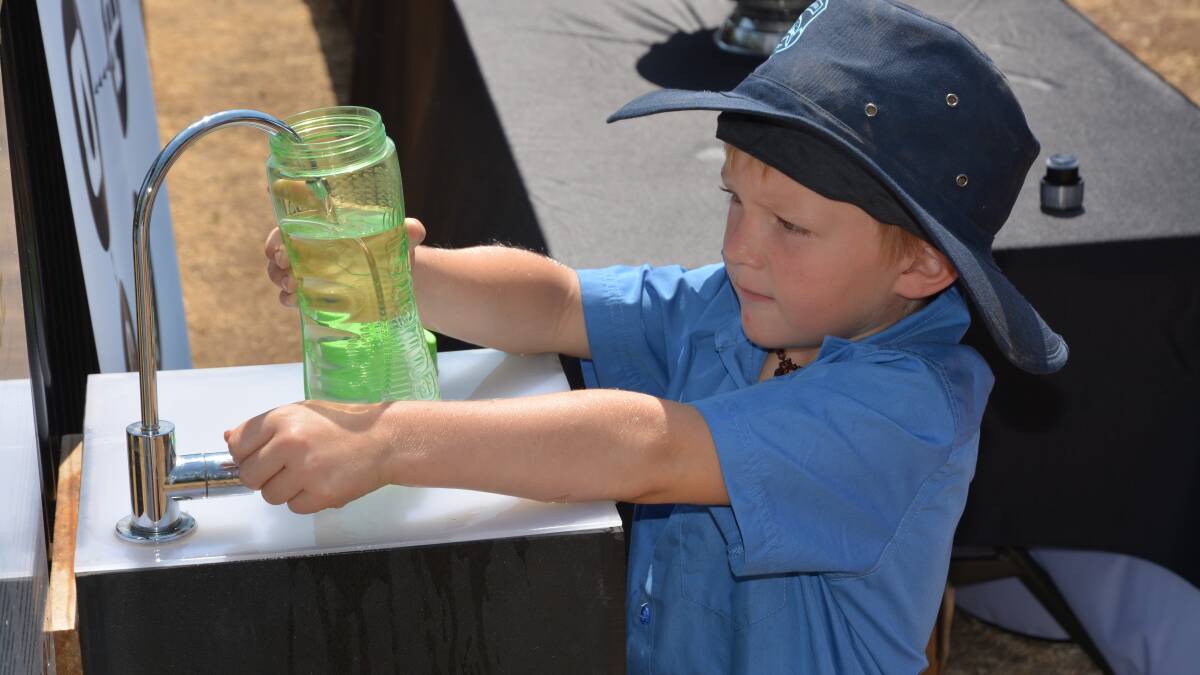 Murrurundi students now drink water pulled from thin air, sunlight