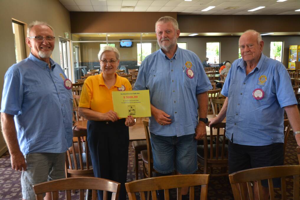 Morisset Lions show their support