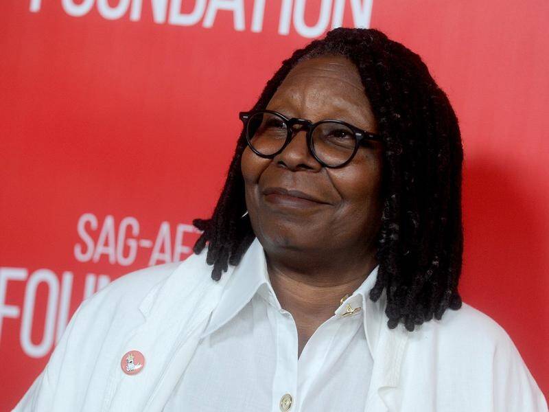 Ghost actress Whoopi Goldberg says she nearly died from pneumonia.